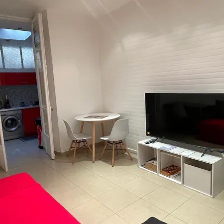 One-bedroom Near Promenade Des شقة