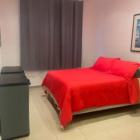 One-bedroom Near Promenade Des شقة
